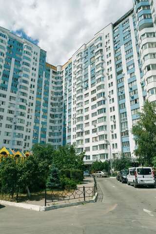 Апартаменты Apartment Poznyaky-Bazhana Киев Апартаменты-2